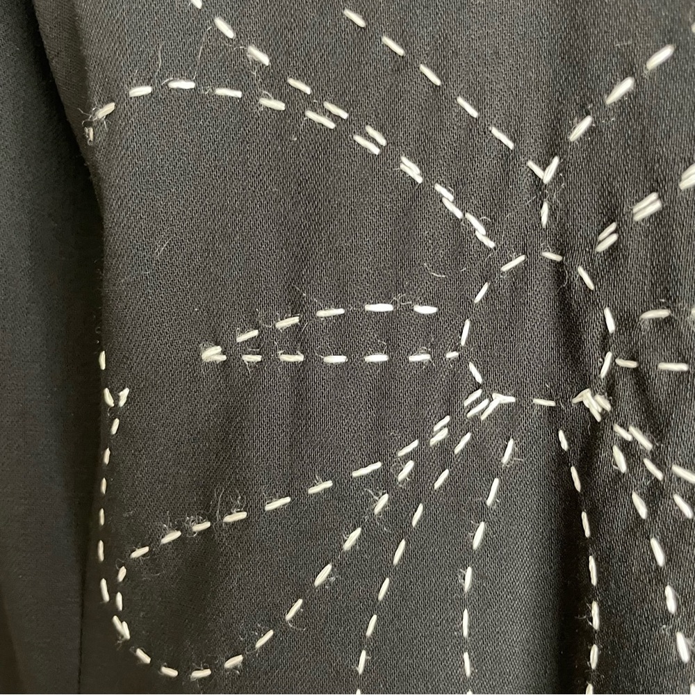 Escada Wool Bow Contrast Stitch Embroidered V-Neck Sheath Dress - Picture 7 of 11